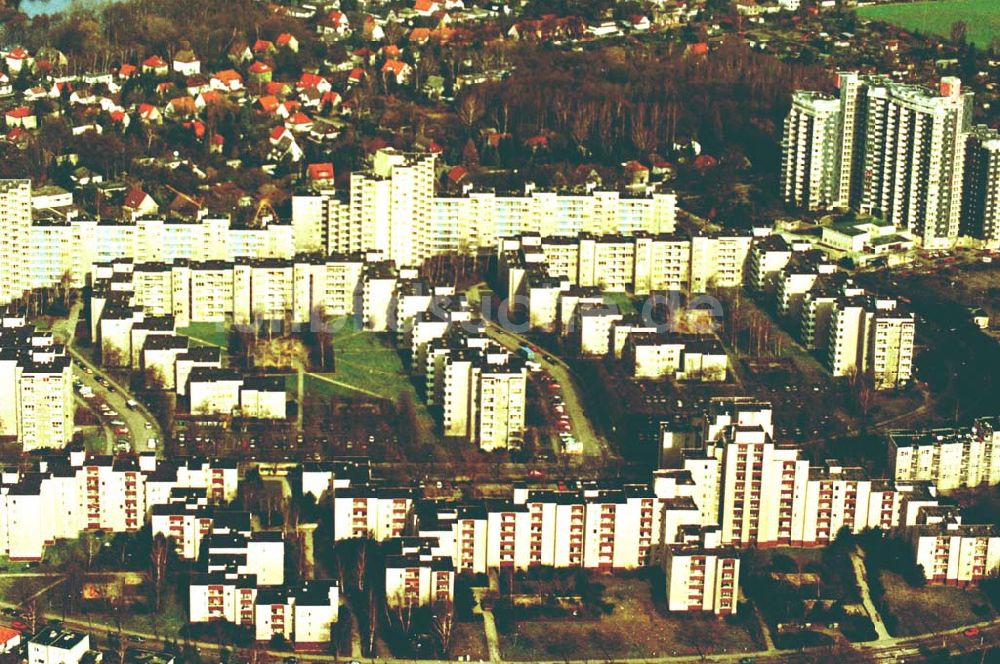 Luftbild Berlin - 12.02.1995 Berlin Britz, Neubaugebiet an der Grenze zu Berlin Schönweide