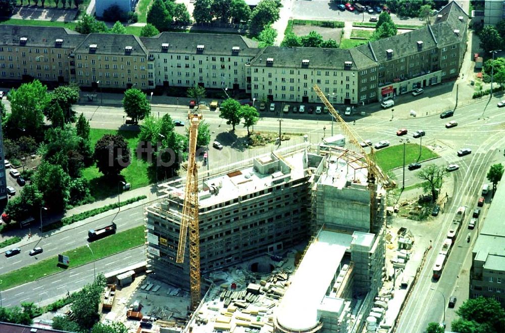 Luftaufnahme Berlin - 24.05.94 Berlin Büro und Geschäftshausbau an der Landsberger Allee/Storkower Straß Berlin-Friedrichshain