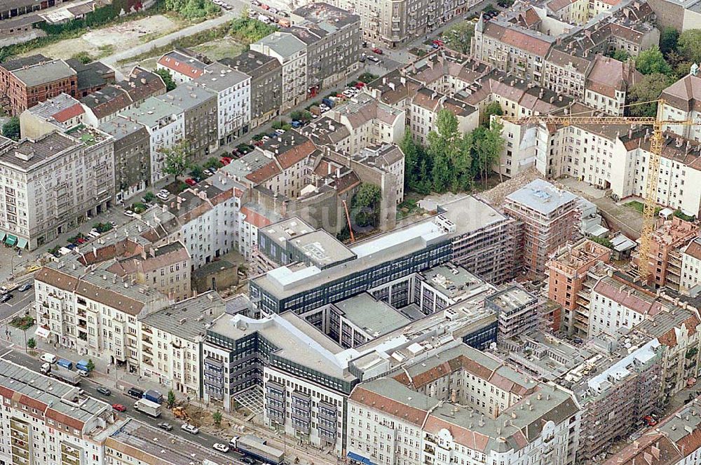 Luftbild Berlin-Friedrichshain - 21.09.1995 Berlin, Bürohaus Neubau Frankfurter Allee / Bayerische Hausbau