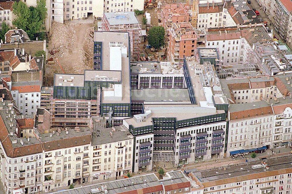 Luftaufnahme Berlin-Friedrichshain - 21.09.1995 Berlin, Bürohaus Neubau Frankfurter Allee / Bayerische Hausbau