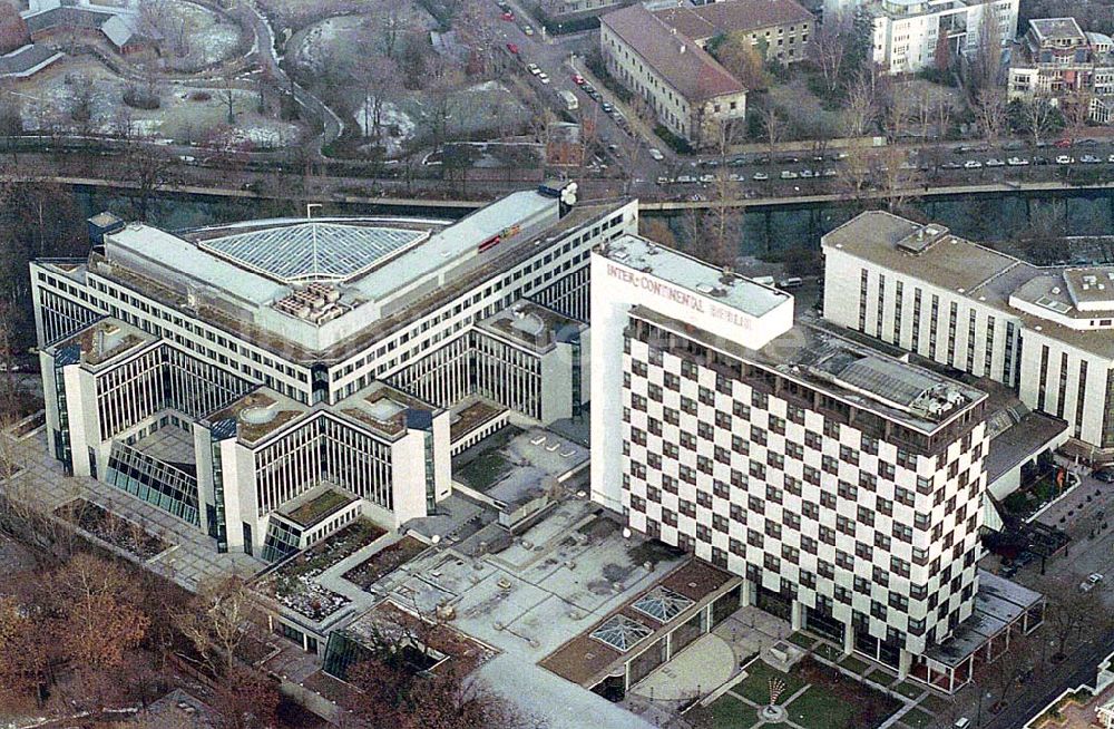 Berlin von oben - 21.12.1995 Berlin Charlottenburg, Hotel Intercontinental