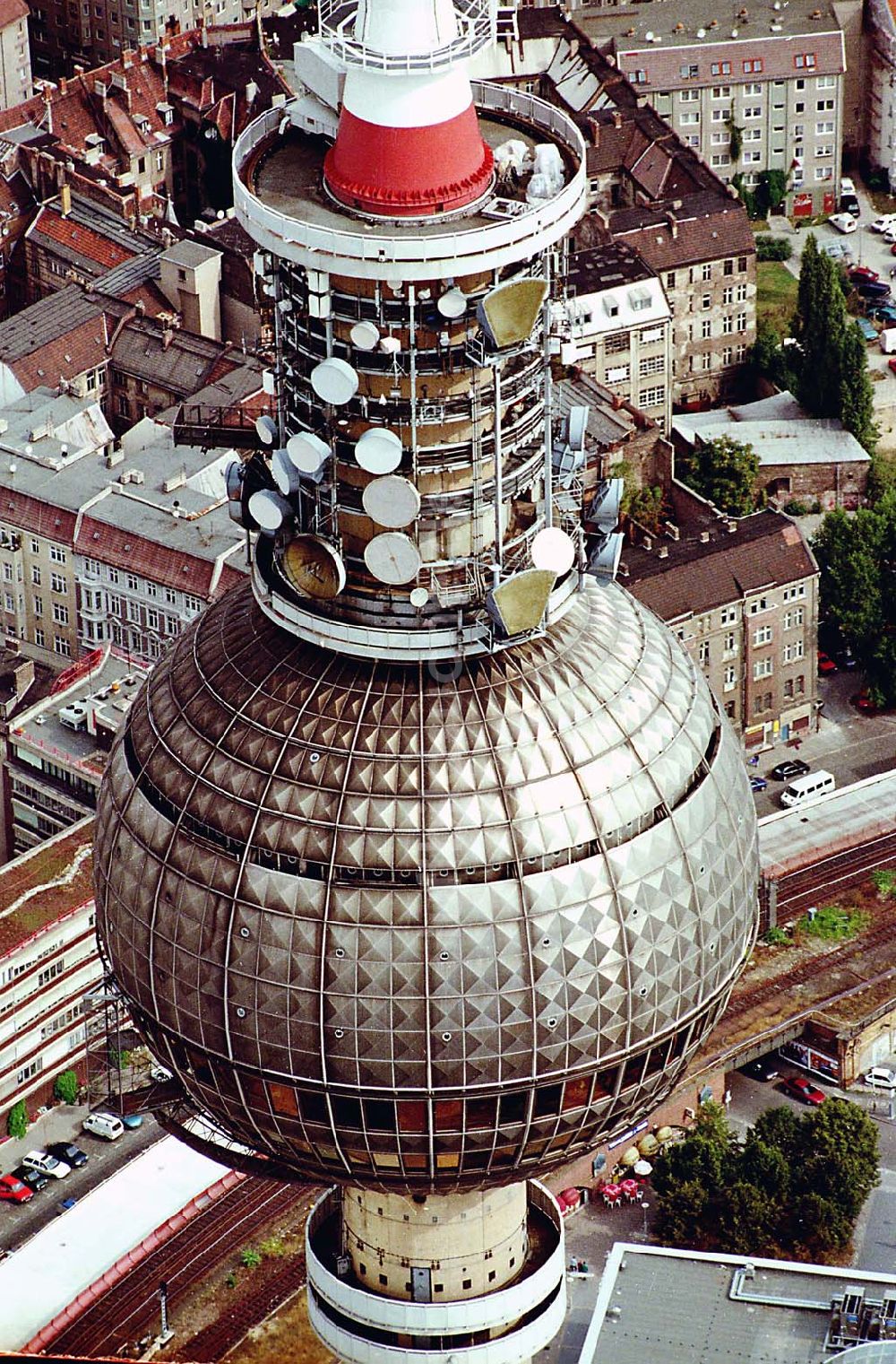 Luftaufnahme Berlin Mitte - 06.09.1995 Berlin, Fernsehturmkugel