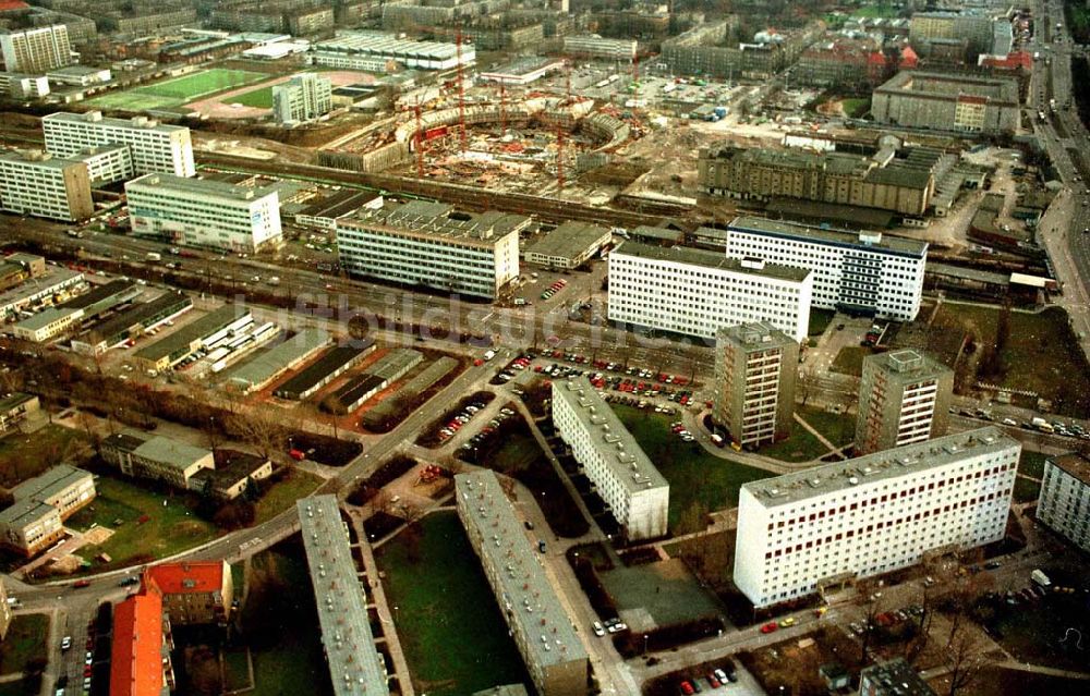 Luftbild Brandenburg - 02.1995 Berlin Friedrichshain Baustelle der Firma OSB Sportstättenbau Velodrom