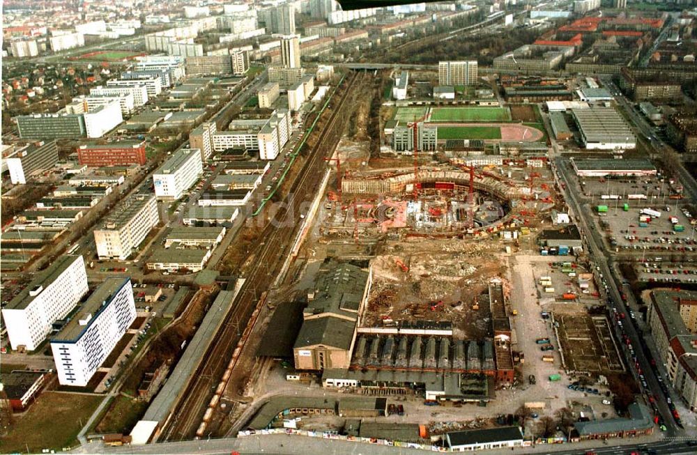 Luftbild Brandenburg - 02.1995 Berlin Friedrichshain Baustelle der Firma OSB Sportstättenbau Velodrom