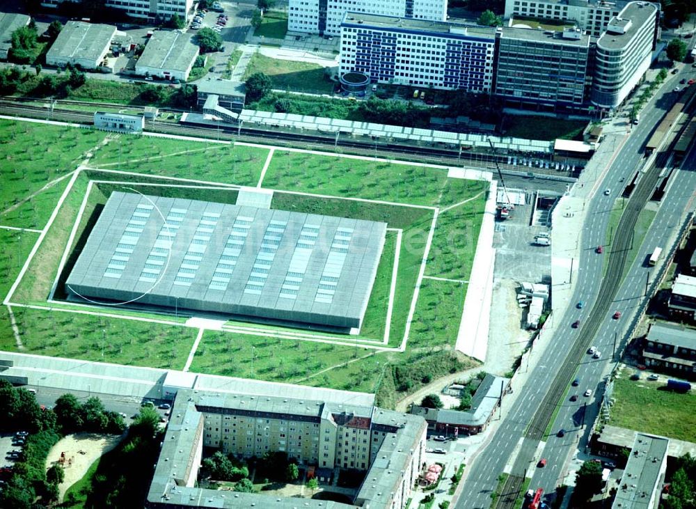 Berlin - Friedrichshain von oben - Berlin - Friedrichshain 15.08.2002 Gelände des Velodroms an der Landsberger Allee in Berlin.