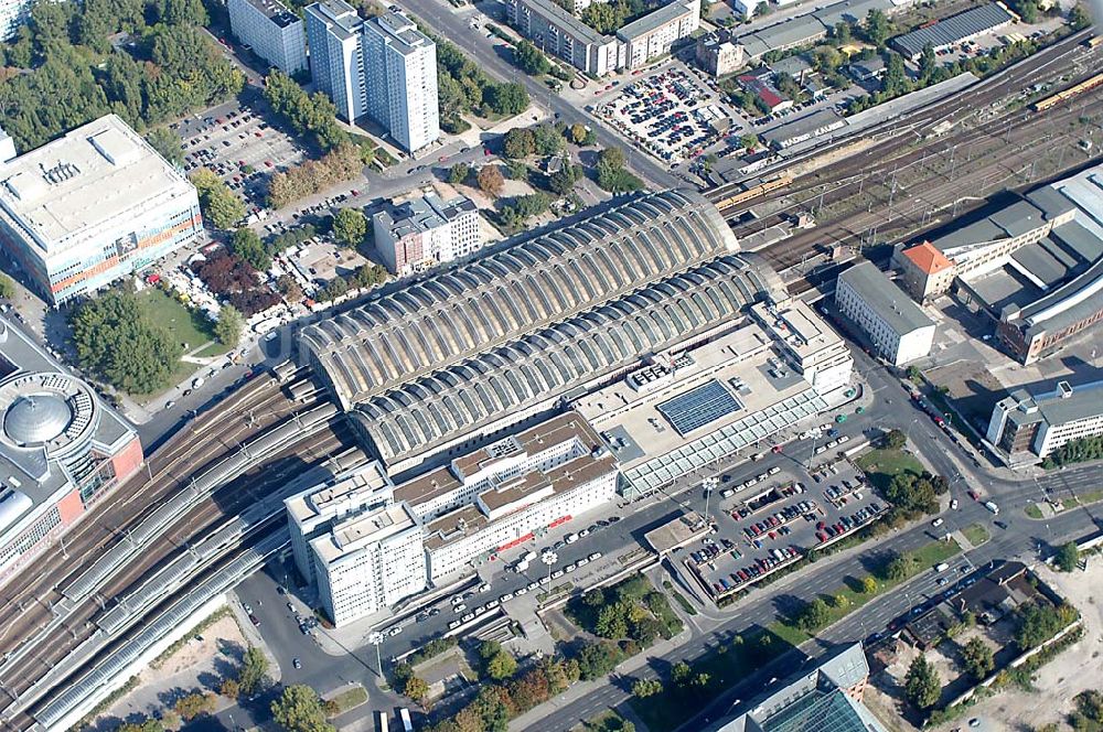 Berlin / Friedrichshain von oben - BERLIN 01.10.2003 Gelände am Berliner Ostbahnhof in Berlin - Friedrichshain.