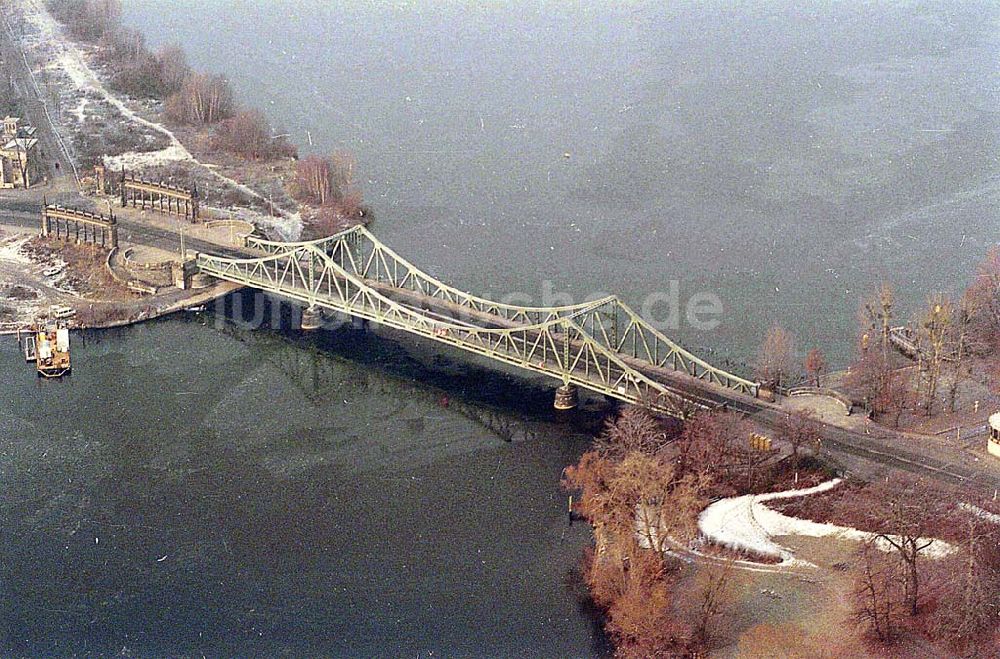 Luftbild Berlin-Wannsee - 21.12.1995 Berlin, Glienicker Brücke