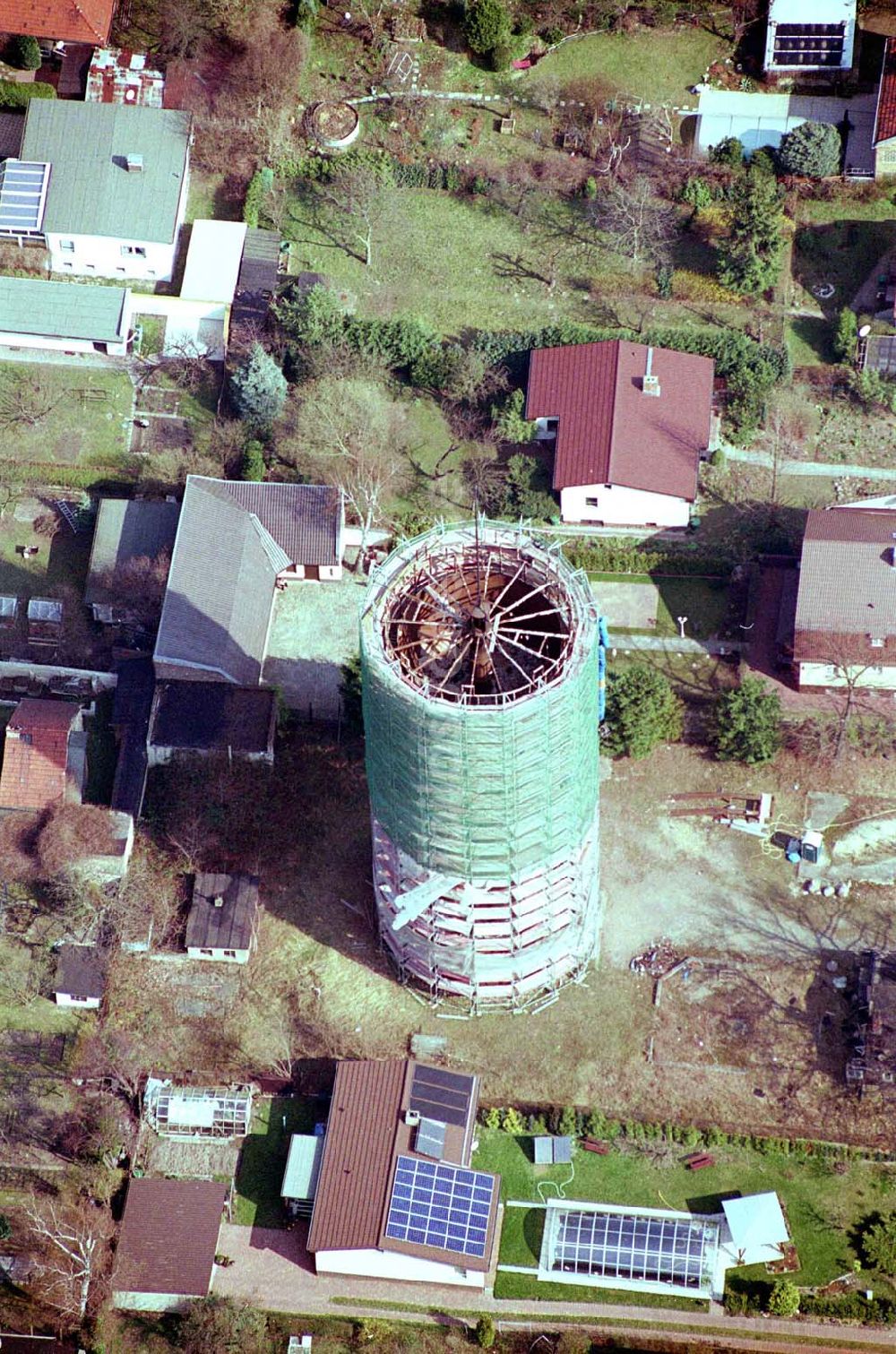 Berlin-Grünau aus der Vogelperspektive: BERLIN-Grünau 4 Rekonstruktion des Grünauer Wasserturmes an der Siedlung Sachsenberg in Grünau (Nähe Germanenstraße)