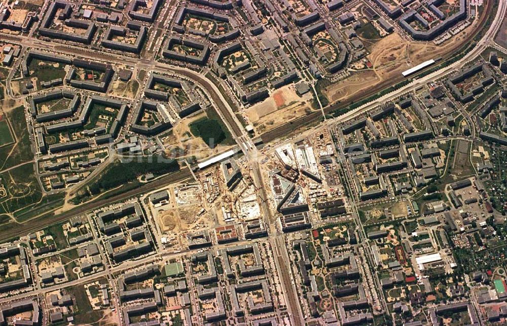 Luftbild Berlin - Hellersdorf - Berlin - Hellersdorf aus 10000 ft Höhe mit neuem Stadteilzentrum.