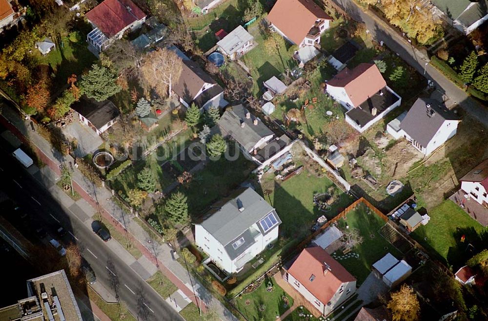 Luftbild Berlin Hohenschönhausen - 11.11.2003 Berlin-Hohenschönhausen Einfamilienwohngebiet an der Strasse 134