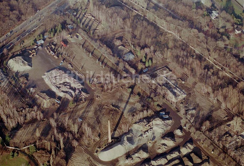 Berlin_Karlshorst von oben - Berlin-Karlshorst Gelände des ehemaligen russischen Oberkommandos in Berlin-Karlshorst an der Trabrennbahn