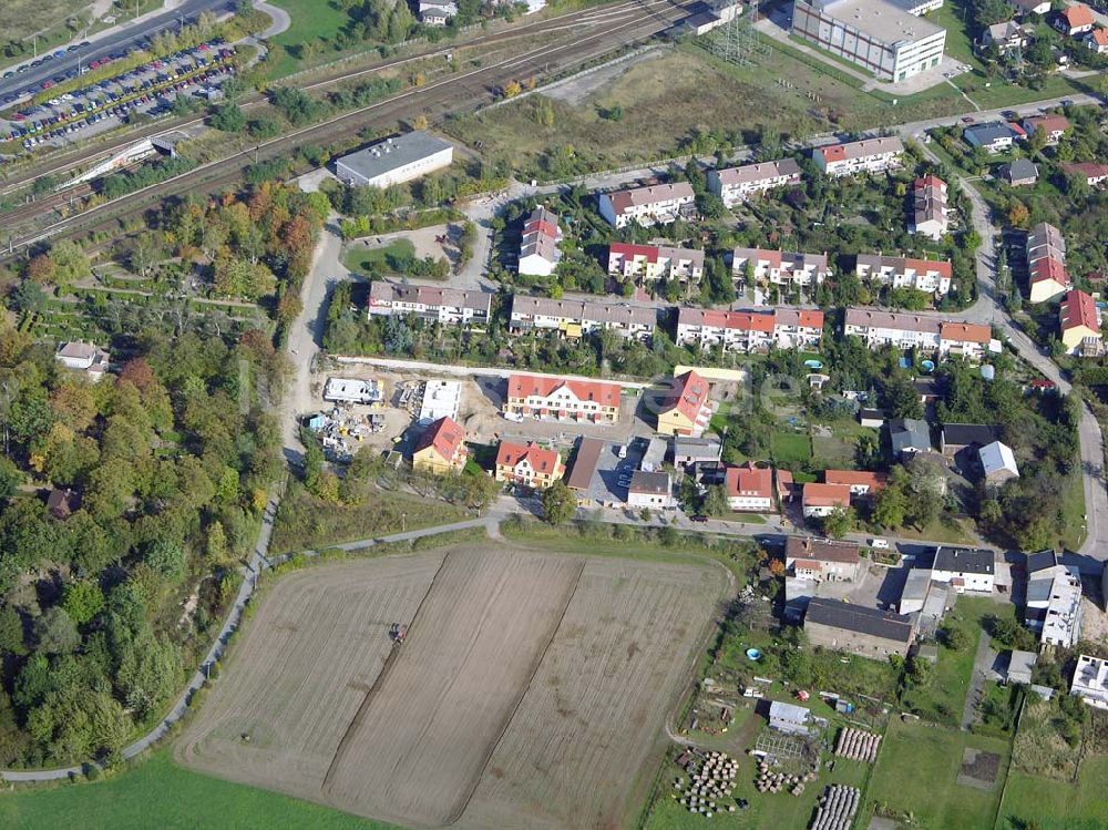 Luftaufnahme Berlin-Kaulsdorf - Berlin-Kaulsdorf, Wohnsiedlung-Neubau der PREMIER-Deutschland GmbH, an der Dorfstraße Am Alten Dorfanger in Berlin-Kaulsdorf,