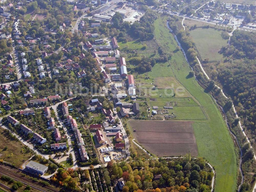 Luftbild Berlin-Kaulsdorf - Berlin-Kaulsdorf, Wohnsiedlung-Neubau der PREMIER-Deutschland GmbH, an der Dorfstraße Am Alten Dorfanger in Berlin-Kaulsdorf,