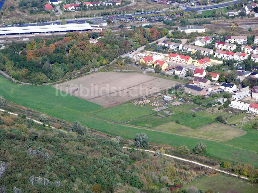 Luftaufnahme Berlin-Kaulsdorf - Berlin-Kaulsdorf, Wohnsiedlung-Neubau der PREMIER-Deutschland GmbH, an der Dorfstraße Am Alten Dorfanger in Berlin-Kaulsdorf,