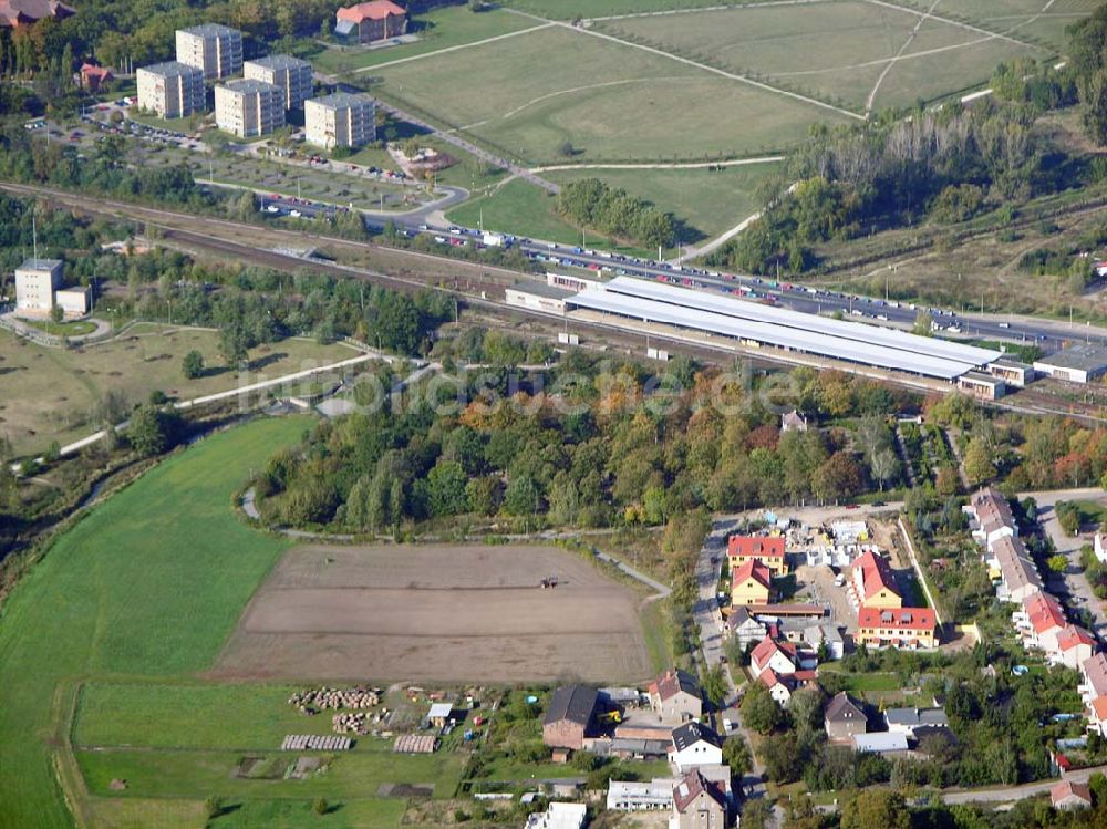 Luftaufnahme Berlin-Kaulsdorf - Berlin-Kaulsdorf, Wohnsiedlung-Neubau der PREMIER-Deutschland GmbH, an der Dorfstraße Am Alten Dorfanger in Berlin-Kaulsdorf,