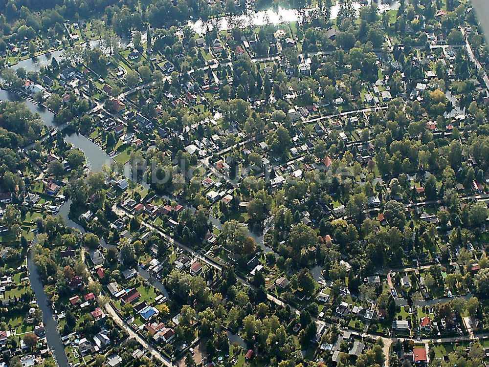 Luftbild Berlin / Köpenick - Berlin- Köpenick (Rahnsdorf) Wochenend-Siedlungen ( Klein-Venedig) im Hessenwinkel 01.10.2003