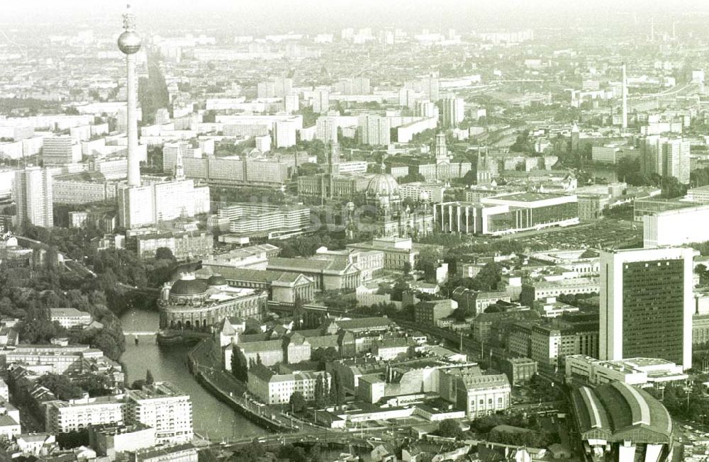 Berlin aus der Vogelperspektive: Berlin LBA Waldbühne / Stadtzentrum / Köpenicker Schloßinsel.