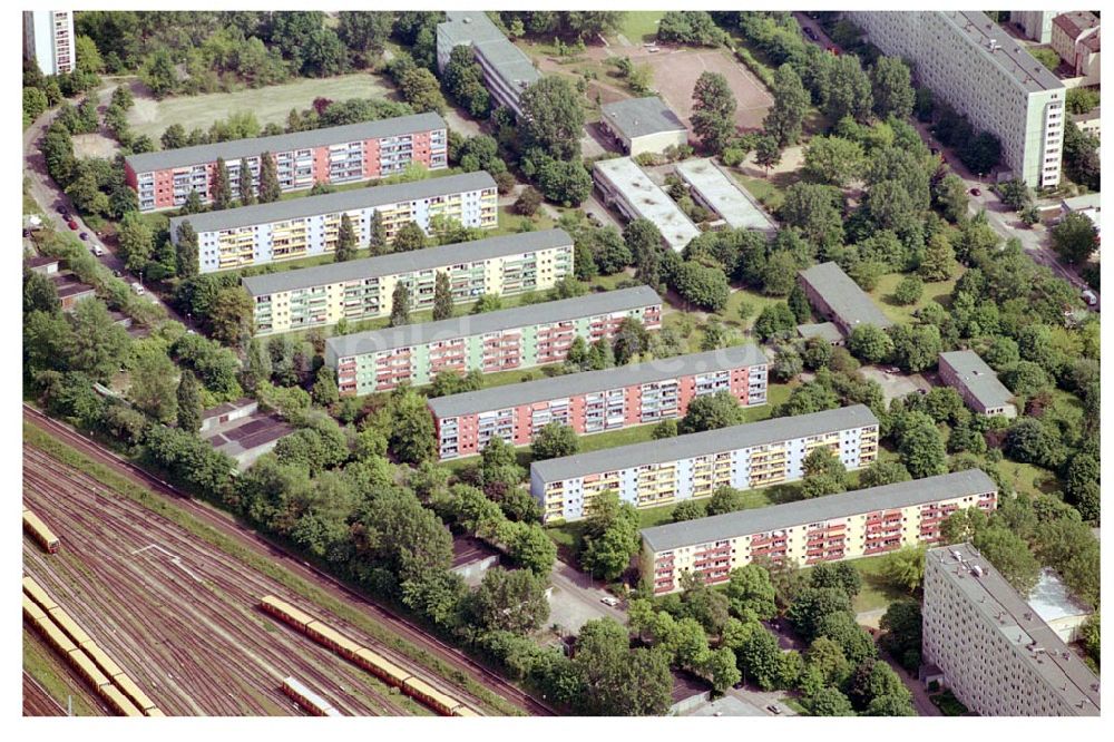 Luftbild Berlin Lichtenberg - Berlin Lichtenberg, Blick auf die Gebäude der Rosenfelder Ring 65-99, 125-147, 101-123,