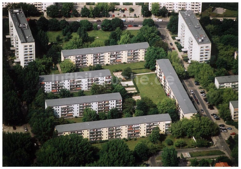 Luftaufnahme Berlin Lichtenberg - Berlin Lichtenberg, Blick auf die Gebäude der Salzmannstr