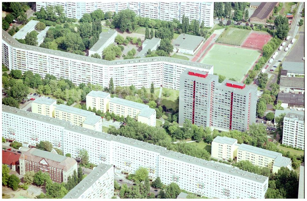 Luftbild Berlin Lichtenberg - Berlin Lichtenberg, Blick auf die Gebäude der Schulze-Boysen-Straße 39-47, 69-75, 49-67,