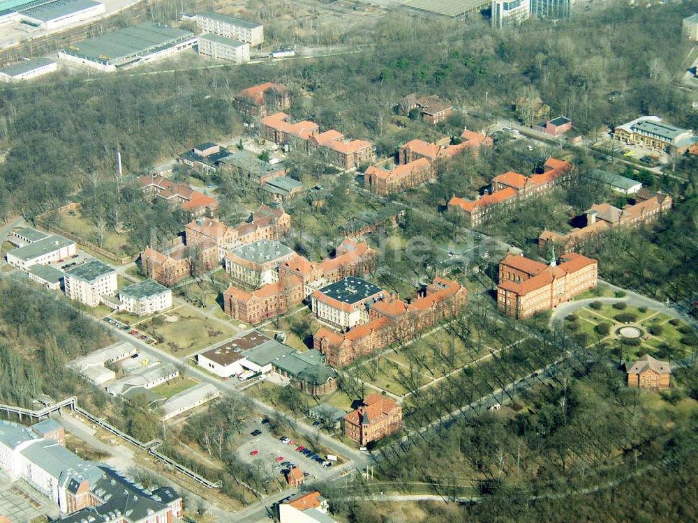 Luftaufnahme Berlin - LICHTENBERG - Berlin-Lichtenberg. 16.03.2003 Blick auf das Gelände des Königin-Elisabeth-Krankenhaus.