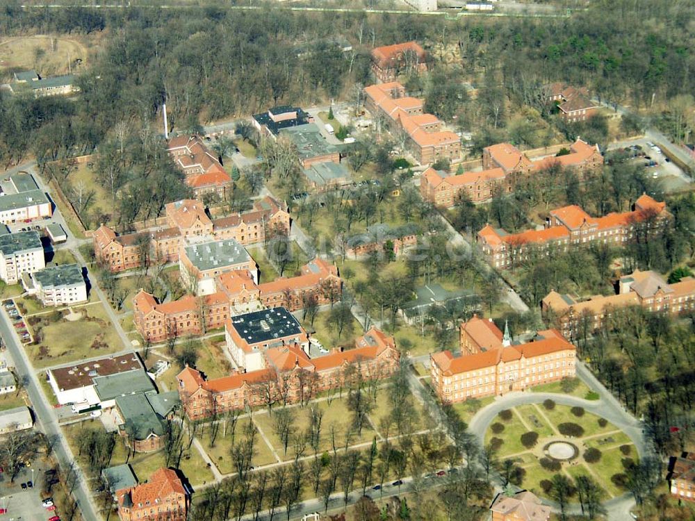 Berlin - LICHTENBERG von oben - Berlin-Lichtenberg. 16.03.2003 Blick auf das Gelände des Königin-Elisabeth-Krankenhaus.