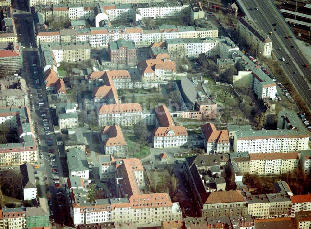 Luftaufnahme Berlin-Lichtenberg - 17.03.2004 BERLIN-Lichtenberg, Erweiterungsbau auf dem Gelände des Krankenhauses Lichtenberg, Fanninger Str.