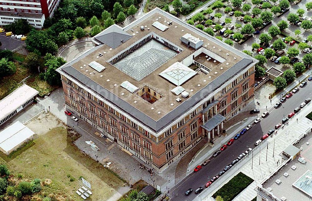 Berlin Mitte von oben - 06.09.1995 Berlin, Martin Gropius an der Niederkirchen Straße