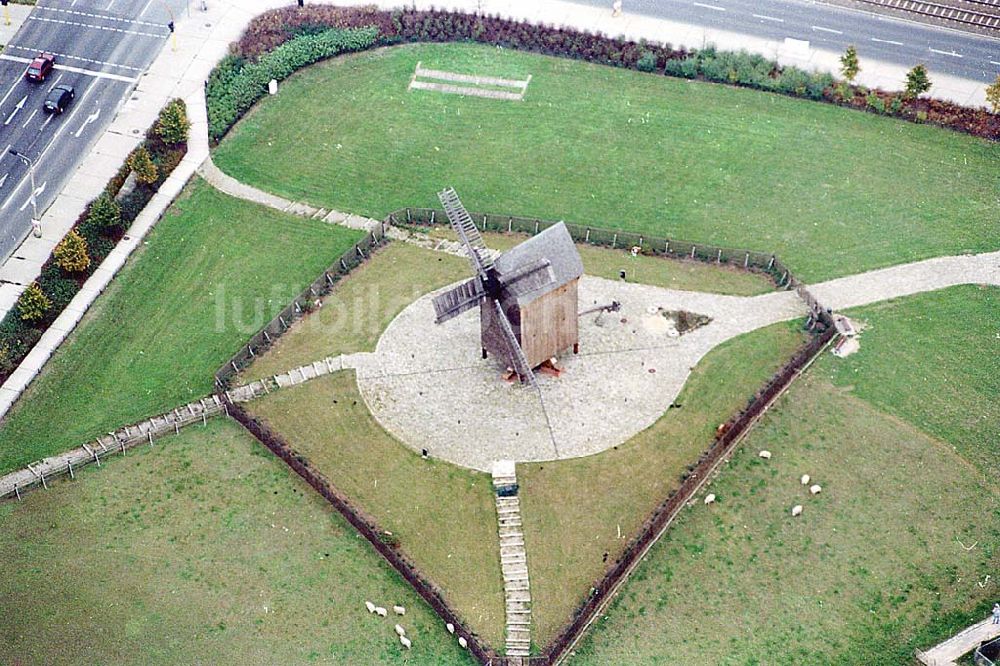 Luftbild Berlin Marzahn - 24.09.1995 Berlin, Marzahner Mühle und Umgebung