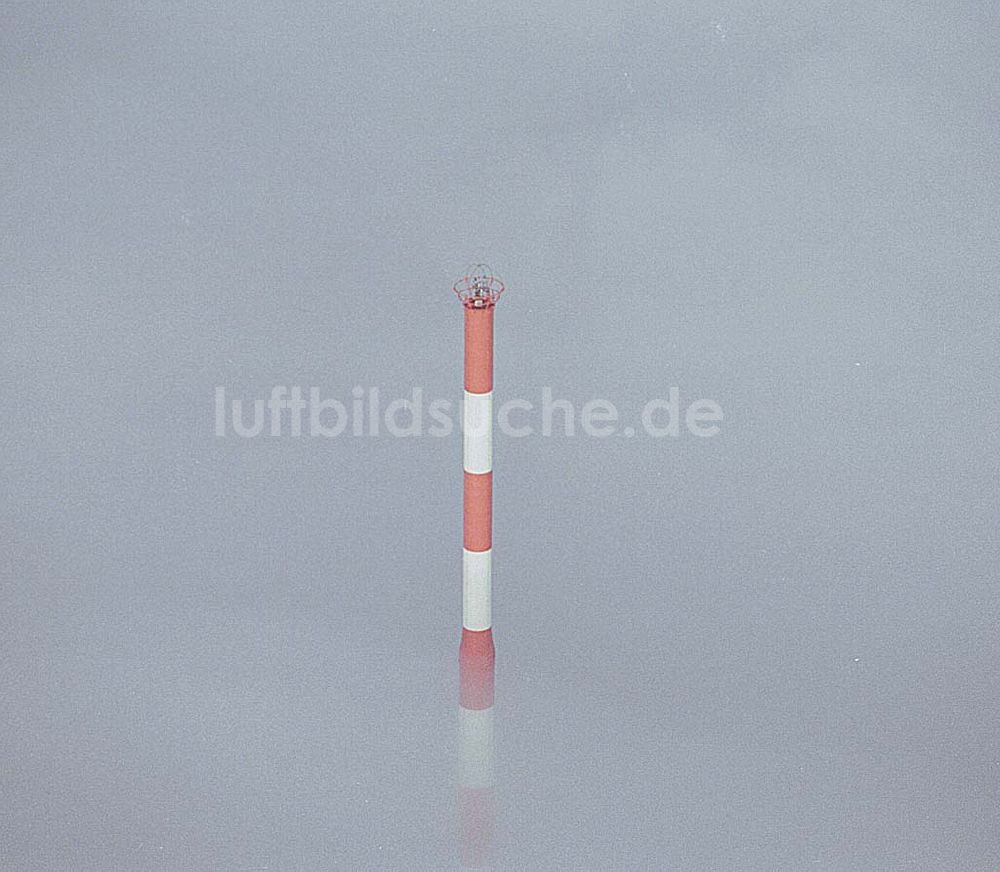 Berlin aus der Vogelperspektive: Berlin-Mitte, Alexanderplatz Fernsehturmspitze bei Nebel während eines Luftbildfluges der Agentur Luftbild und Pressefoto