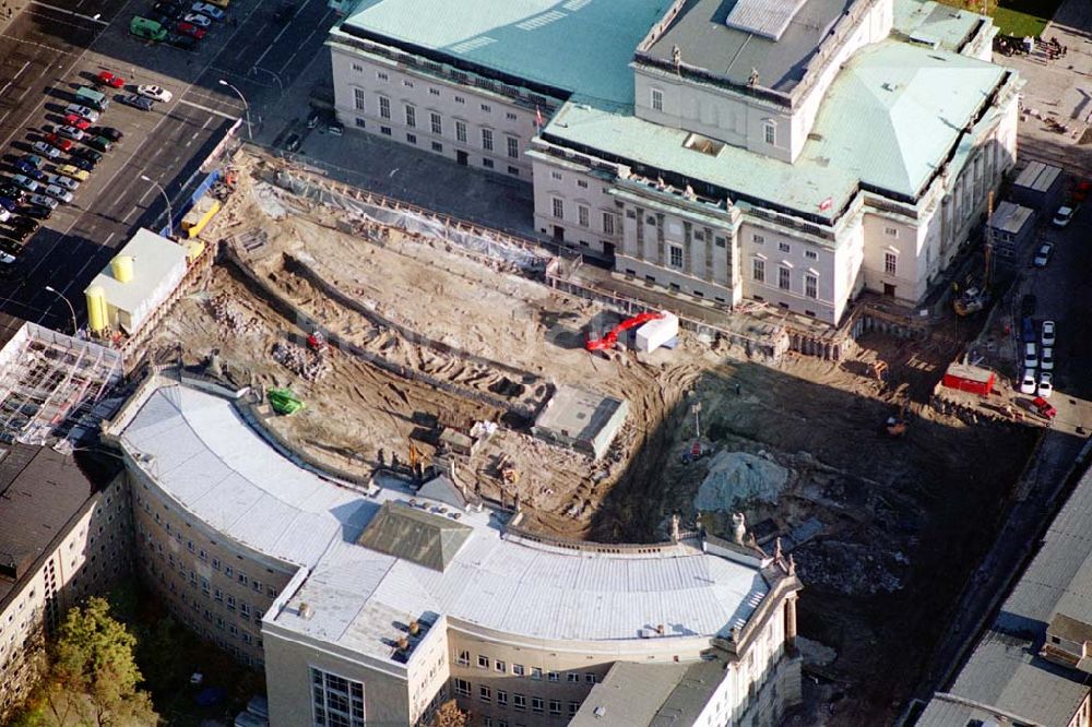 Berlin aus der Vogelperspektive: Berlin-Mitte Bau einer Tiefgarage durch die Fa