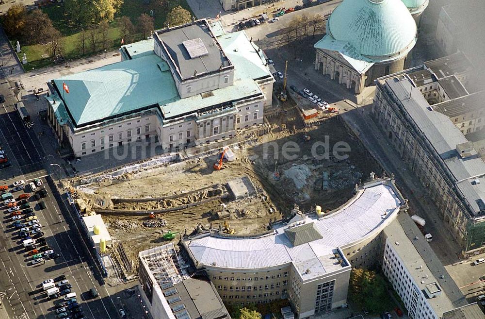 Berlin aus der Vogelperspektive: Berlin-Mitte Bau einer Tiefgarage durch die Fa