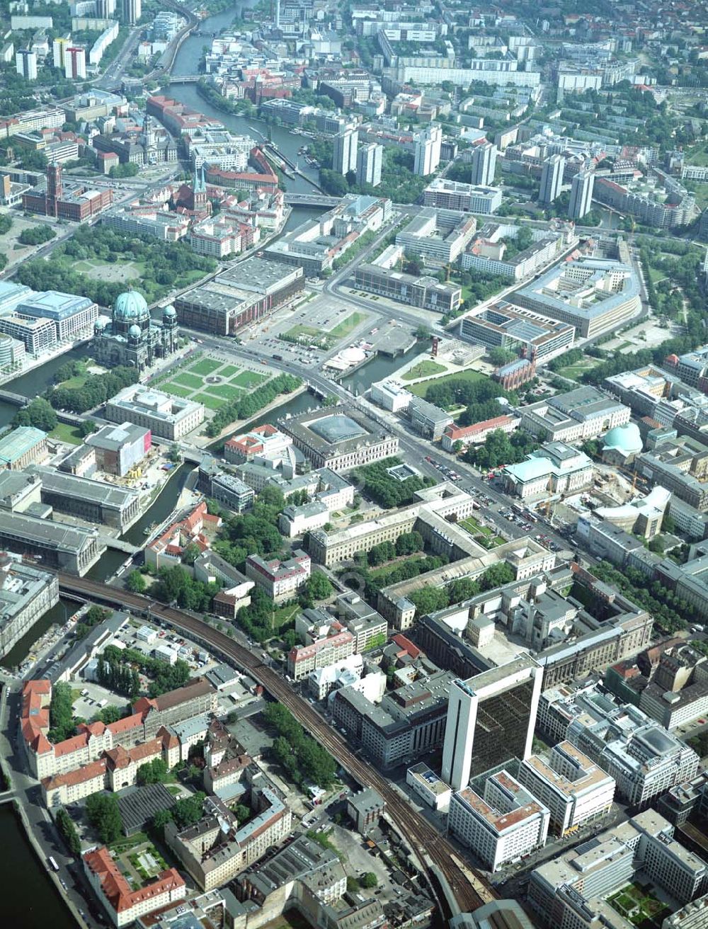 Berlin - Mitte aus der Vogelperspektive: Berlin-Mitte im Bereich Friedrichstraße