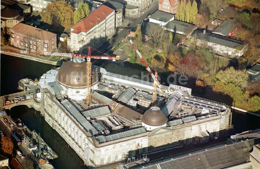 Luftbild Berlin - 11.11.2003 Berlin-Mitte Blick auf die Spree, Umbau Museumsinsel