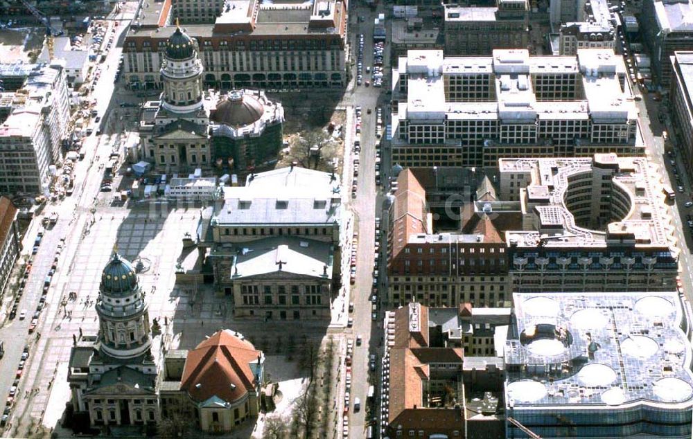 Berlin von oben - Berlin-Mitte / Friedrichstadtpassagen mit dem Quartieren 207 bis 205.