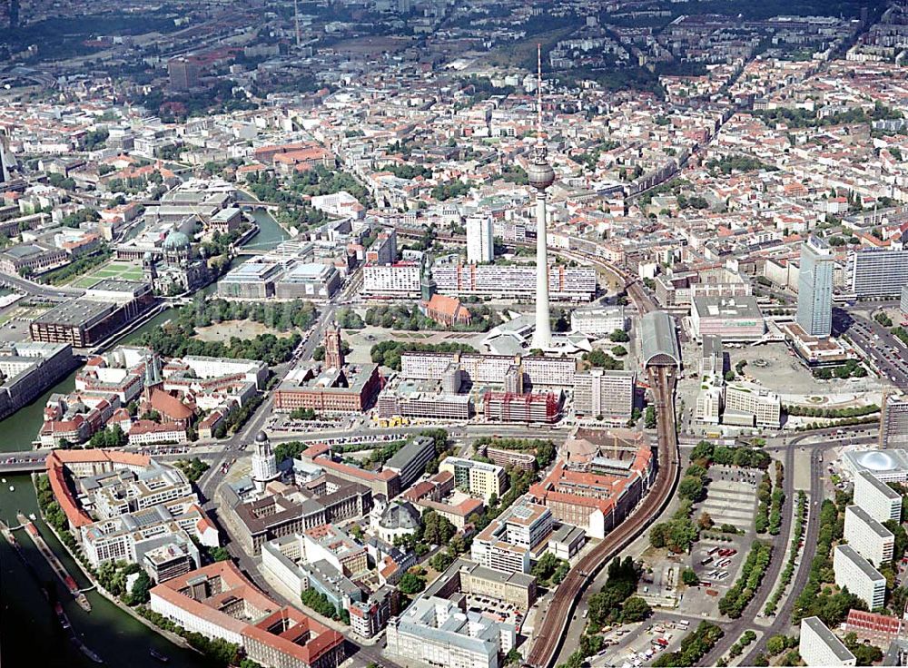 Berlin von oben - Berlin Mitte Stadtansicht von Berlin Mitte mit Blick auf Alexanderplatz mit Fernsehturm, Rotes Rathaus; St