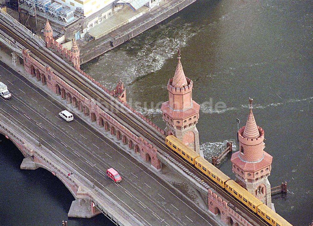 Luftbild Berlin-Friedrichshain - 21.12.1995 Berlin, Oberbaumbrücke