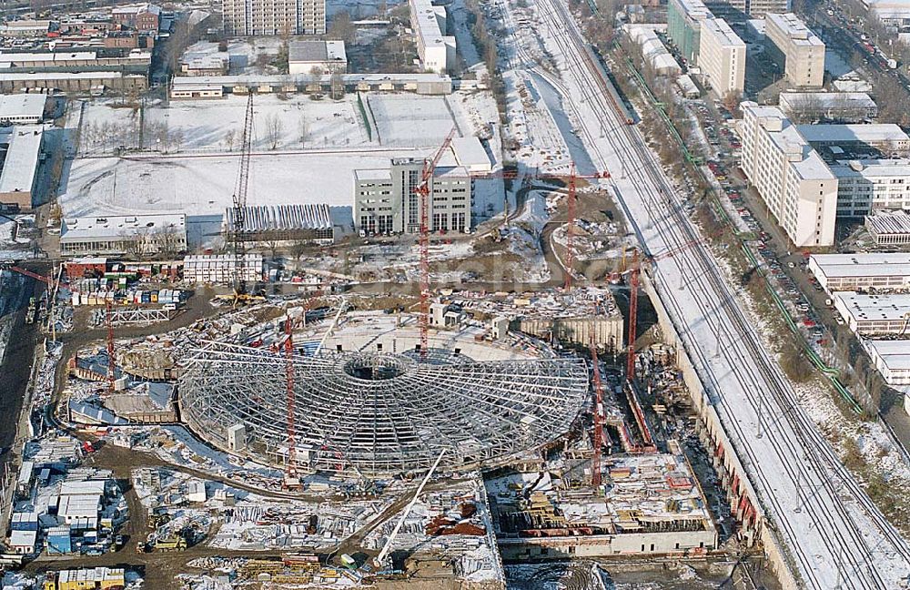 Berlin Friedrichshain aus der Vogelperspektive: 22.11.1995 Berlin, Radsporthalle / Velodrom an der Landsberger Allee