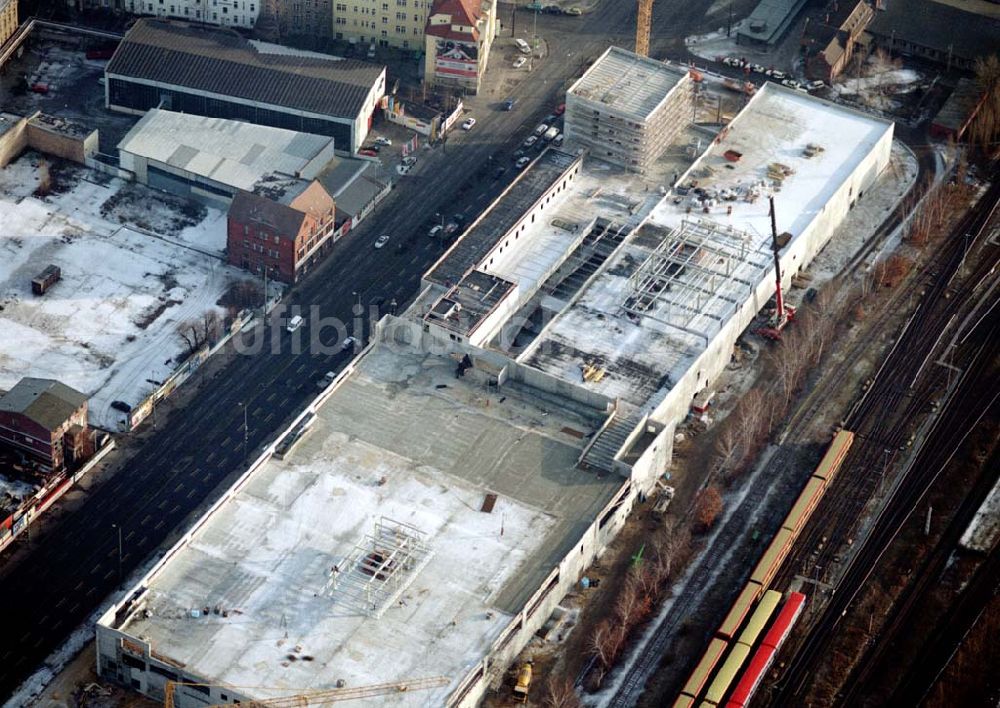 Berlin - Schöneweide von oben - Berlin Schöneweide - Bau des KAUFLAND-Einkaufszentrums am Bahnhof Schöneweide 20.12.02 Foto: Grahn