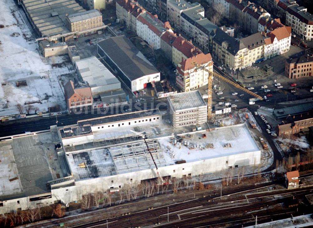 Luftaufnahme Berlin - Schöneweide - Berlin Schöneweide - Bau des KAUFLAND-Einkaufszentrums am Bahnhof Schöneweide 20.12.02 Foto: Grahn