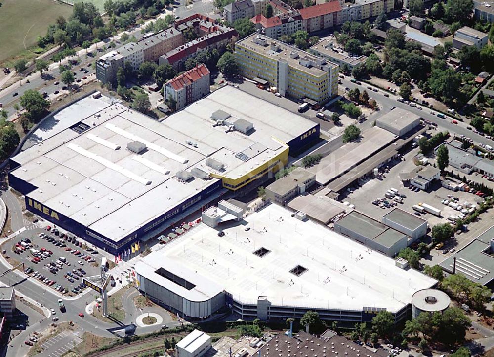 Luftaufnahme Berlin - Spandau - Berlin Spandau Blick auf das IKEA-Gelände (Möbelhaus; Kundenparkhaus) an der Charlottenburger Chaussee in Berlin Spandau;