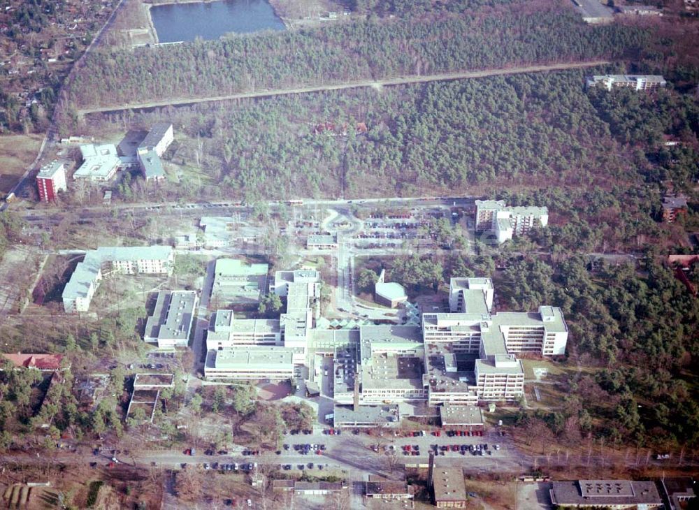 Luftaufnahme Berlin-Spandau - 17.03.2004 BERLIN-Spandau, Evangelisches Waldkrankenhaus Spandau im Bereich der Griesingerstr.