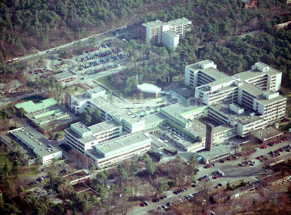 Berlin-Spandau von oben - 17.03.2004 BERLIN-Spandau, Evangelisches Waldkrankenhaus Spandau im Bereich der Griesingerstr.