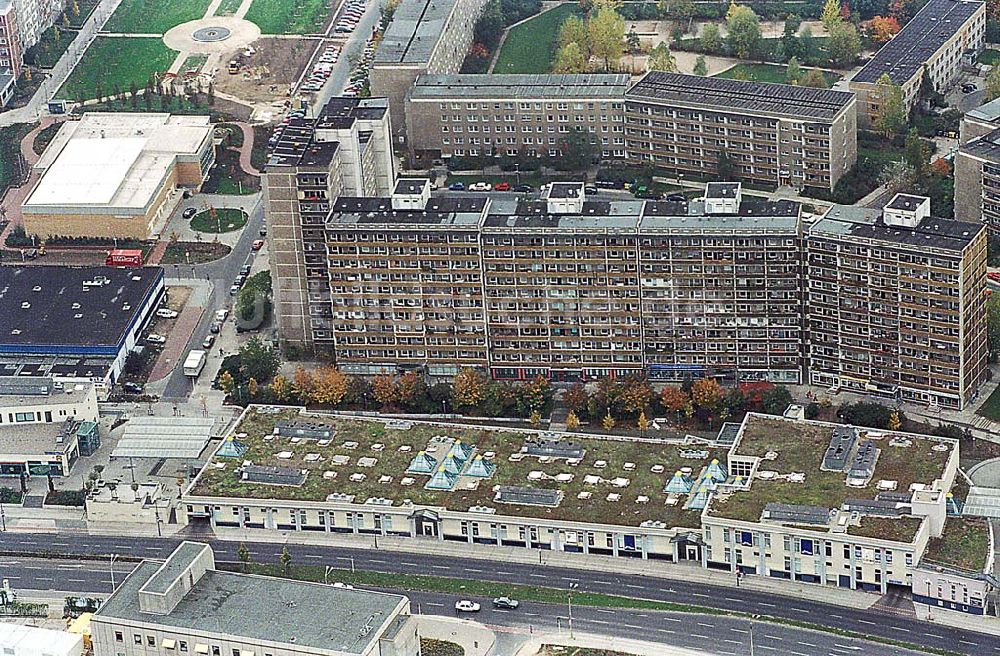 Luftaufnahme Berlin Hellersdorf - 24.09.1995 Berlin, Spree - Center Hellersdorf