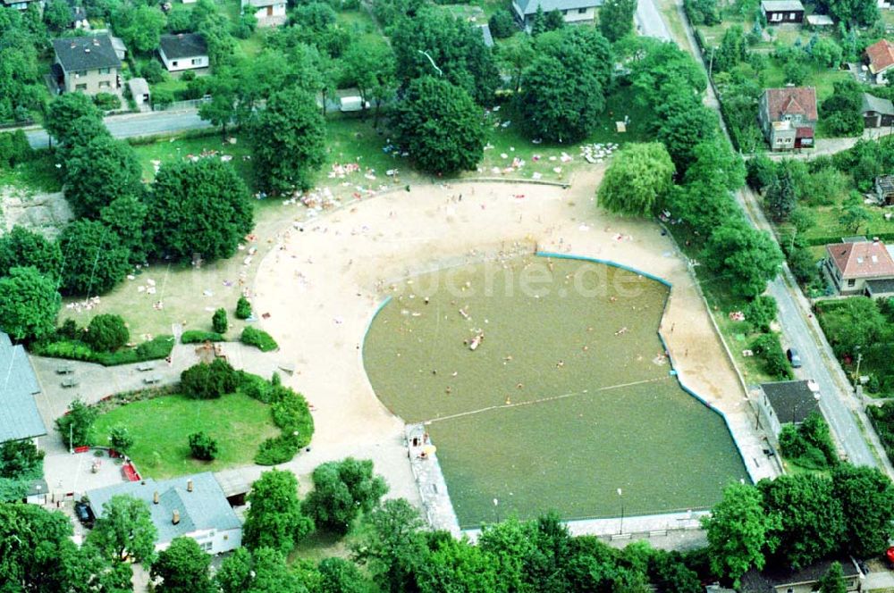 Berlin aus der Vogelperspektive: 02.10.1994 Berlin Strandbad Wernerbad in Berlin Mahlsdorf