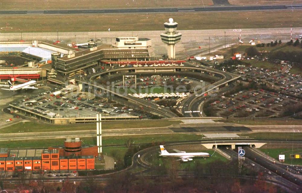 Luftbild Berlin - 26.03.1995 Berlin-Tegel Umbau des Abfertigungsgebäudes am Flughafen-Tegel