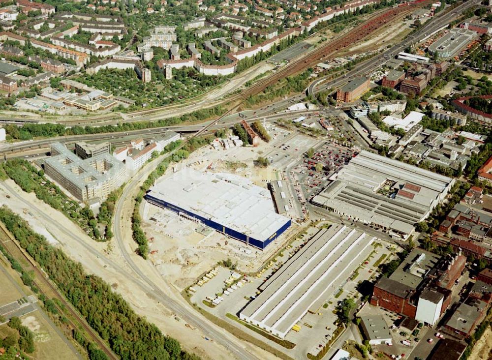 Berlin-Tempelhof aus der Vogelperspektive: Berlin-Tempelhof Blick auf die Baustelle des Neubaus eines IKEA-Einrichtungshauses in der Alboinstraße in Berlin-Tempelhof 06