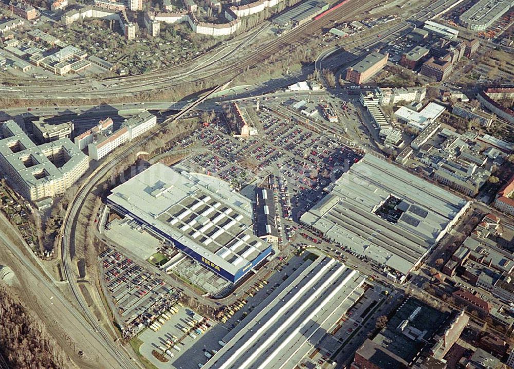 Berlin-Tempelhof von oben - Berlin Tempelhof 06.12.2003 Neu errichtetes IKEA Einrichtungshaus an der Alboinstraße, Nähe Flughafen Berlin-Tempelhof