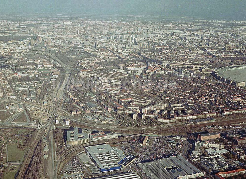 Berlin-Tempelhof von oben - Berlin Tempelhof 06.12.2003 Neu errichtetes IKEA Einrichtungshaus an der Alboinstraße, Nähe Flughafen Berlin-Tempelhof