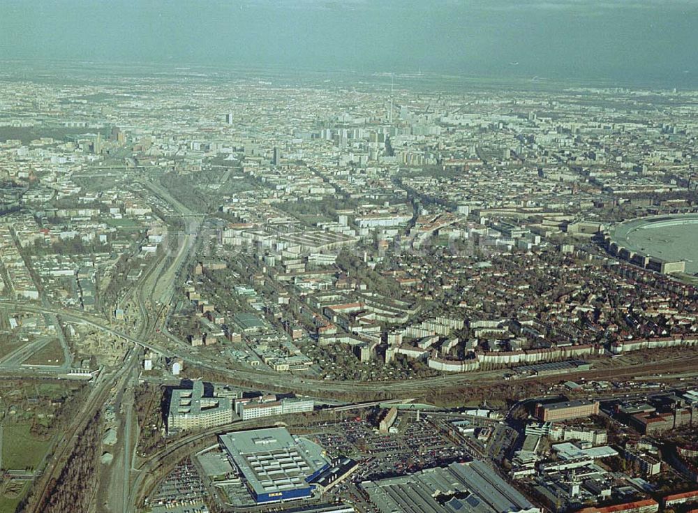 Berlin-Tempelhof aus der Vogelperspektive: Berlin Tempelhof 06.12.2003 Neu errichtetes IKEA Einrichtungshaus an der Alboinstraße, Nähe Flughafen Berlin-Tempelhof